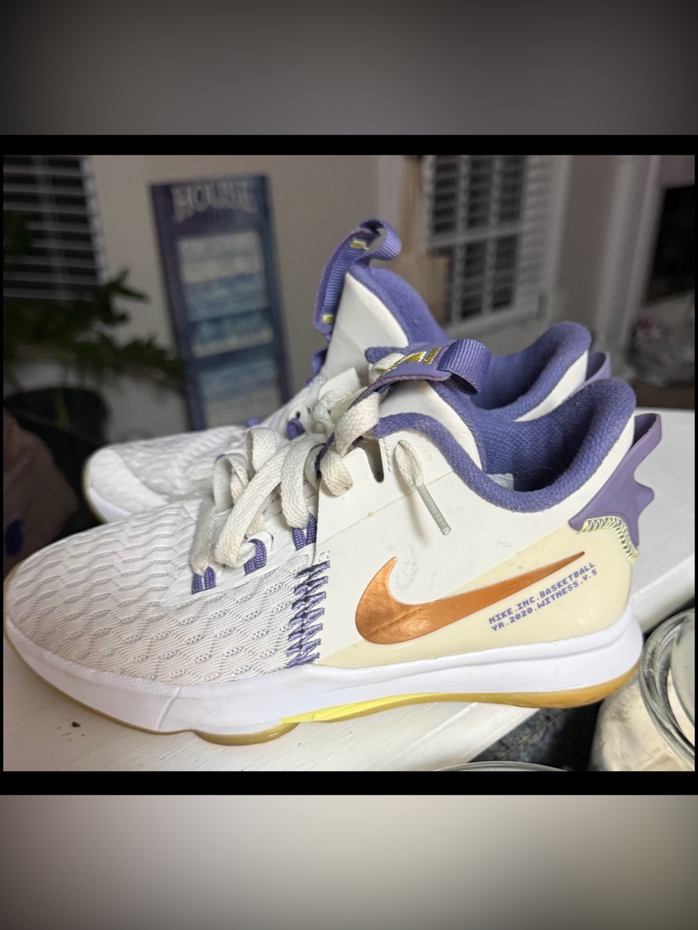 Nike LeBron unisex, barely worn